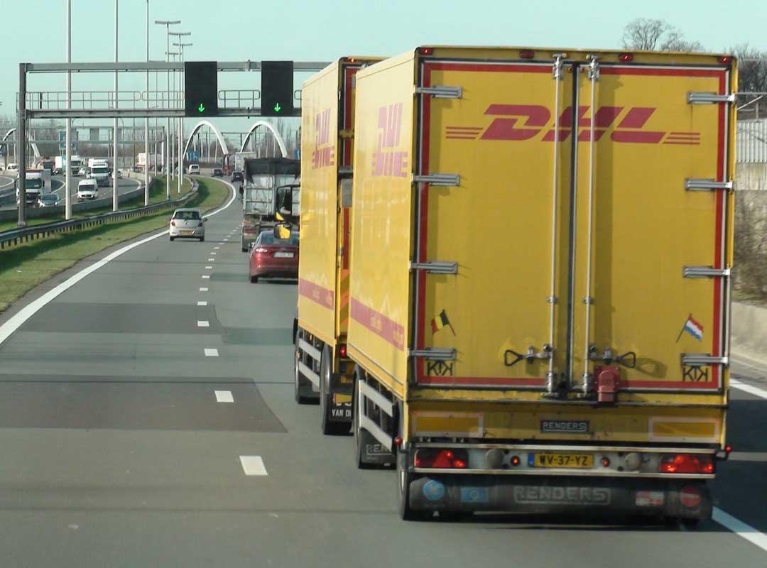 Vrachtwagen op snelweg in Brussel